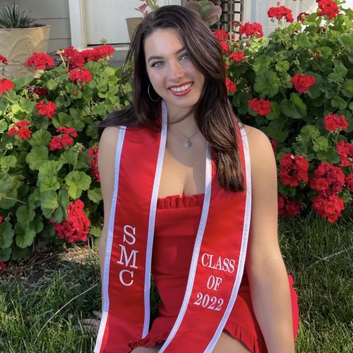 Ellon Madill '22 on graduation day