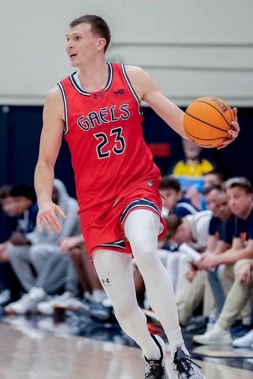 Men's Basketball player Paulus Marauskas drives against Pepperdine on January 18, 2025