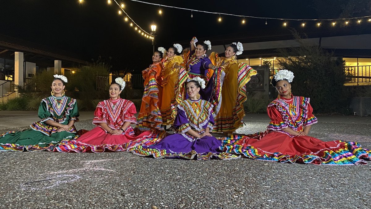 Baile Folklorico Dancers
