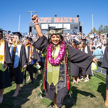 An undergrad in the beginning of commencement ceremony