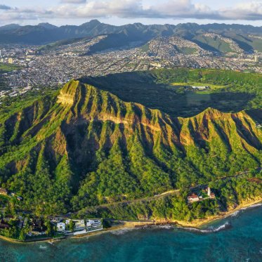 diamond-head-crater-hike-oahu-hawaii-leahi-summit-trail