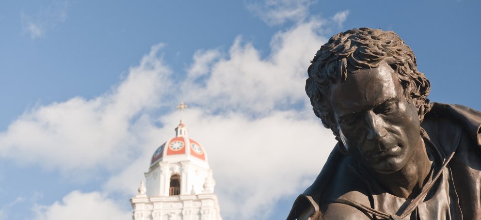 De La Salle statue with Chapel in the background