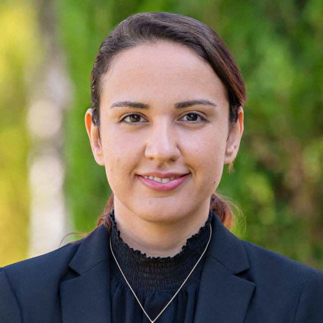 Headshot photo of Saint Mary's faculty Zahra Sajednia