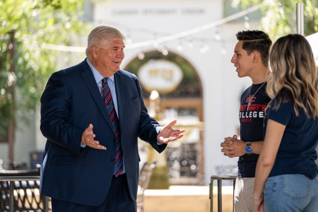Roger talking with Gael students