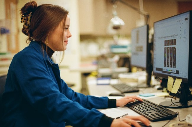 Fiona Quimby in her lab at UCSF
