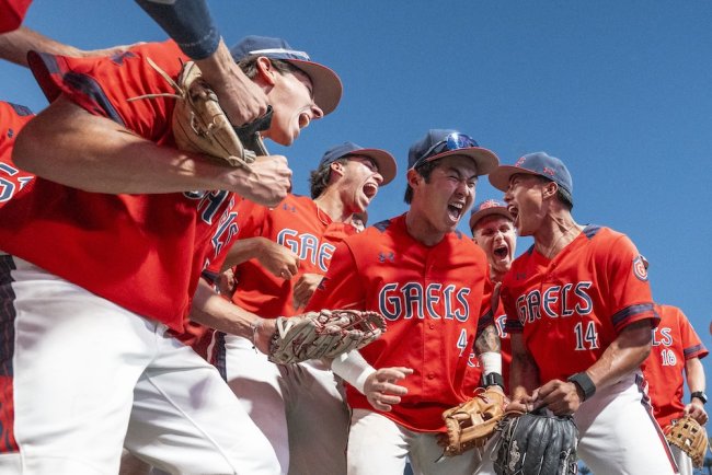 Baseball team celebrates defeating LMU in WCC Tournament on May 23, 2025
