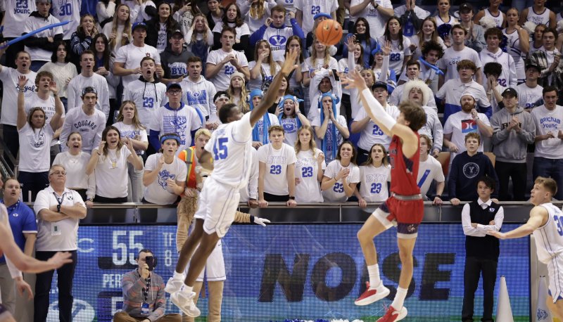 Aidan Mahaney's game-winning shot with 0.3 seconds left helped SMC beat BYU 57-56 in Provo, Utah