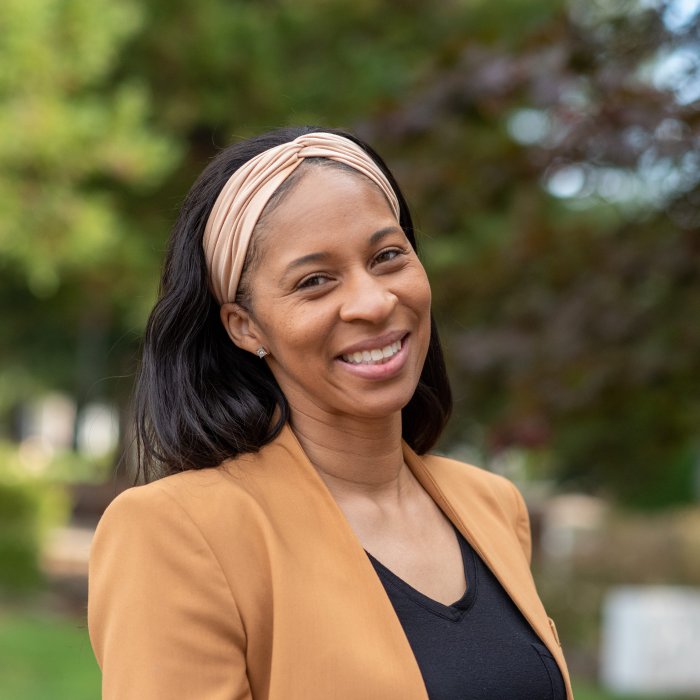 Headshot of Dr. Reynolds