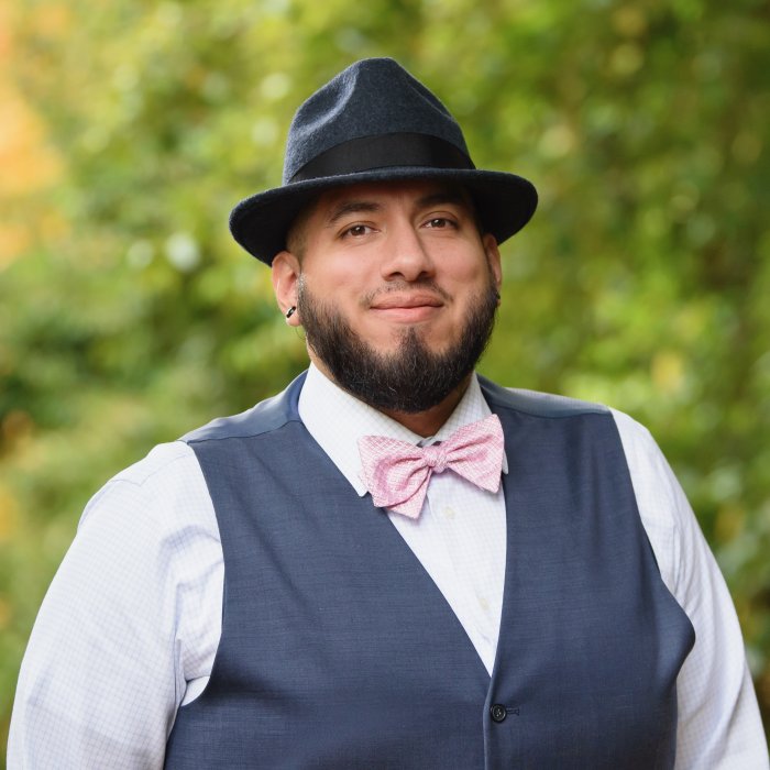 Robert Unzueta headshot