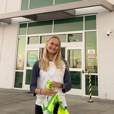 Emma Weyrauch in front of Amazon headquarters