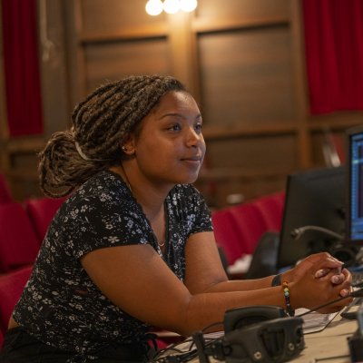 Ka'nayah Landers-Daniels '25 interning at the Berkeley Playhouse