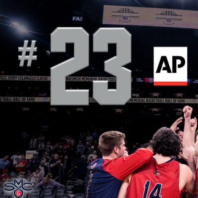 Gaels celebrating on the court