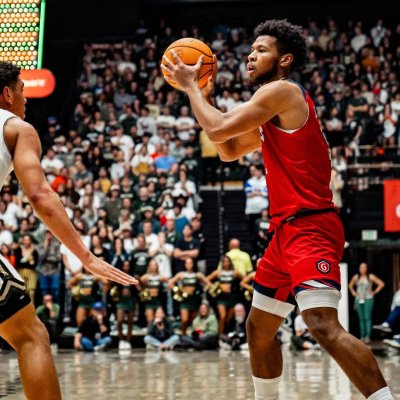 Men's basketball player Joshua Jefferson shoots against Colorado State in December 2023