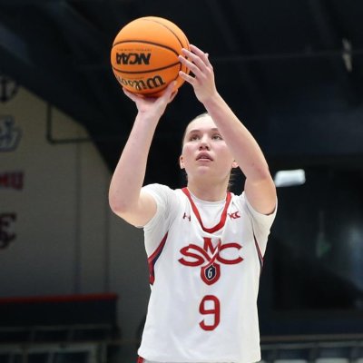 Women's basketball player Maia Jones shoots against Santa Clara in January 2024