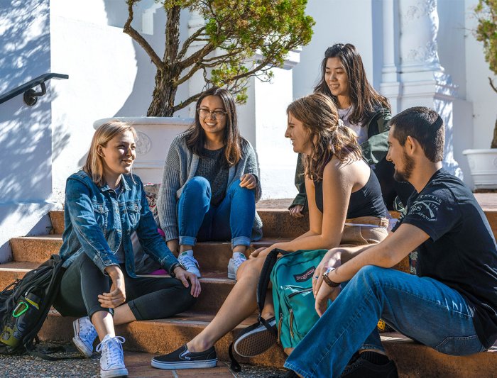 Students hangout at steps of SMC building