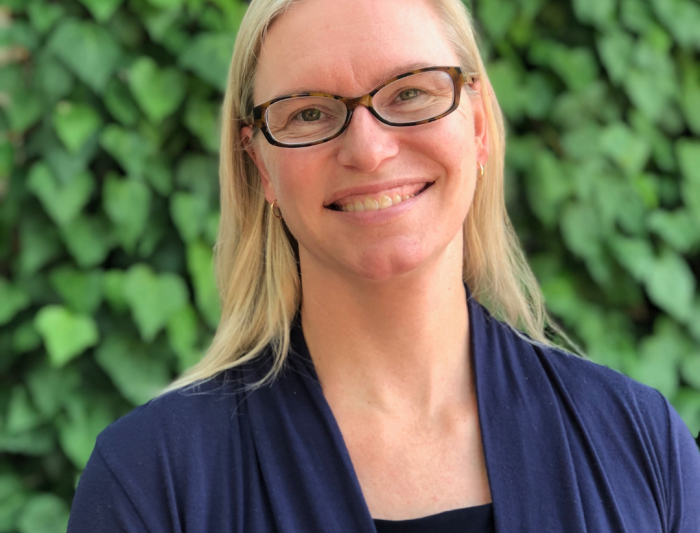 Photo of Carrie Davis