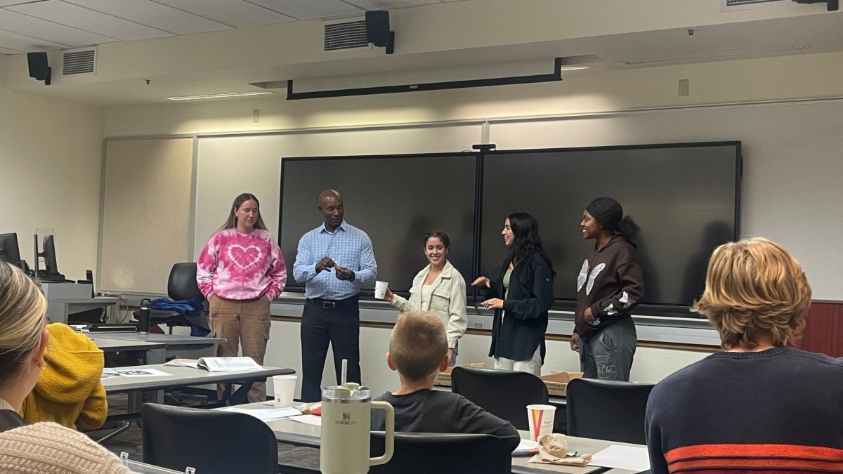 Saint Mary's College Entrepreneurship Club Vision Board Night